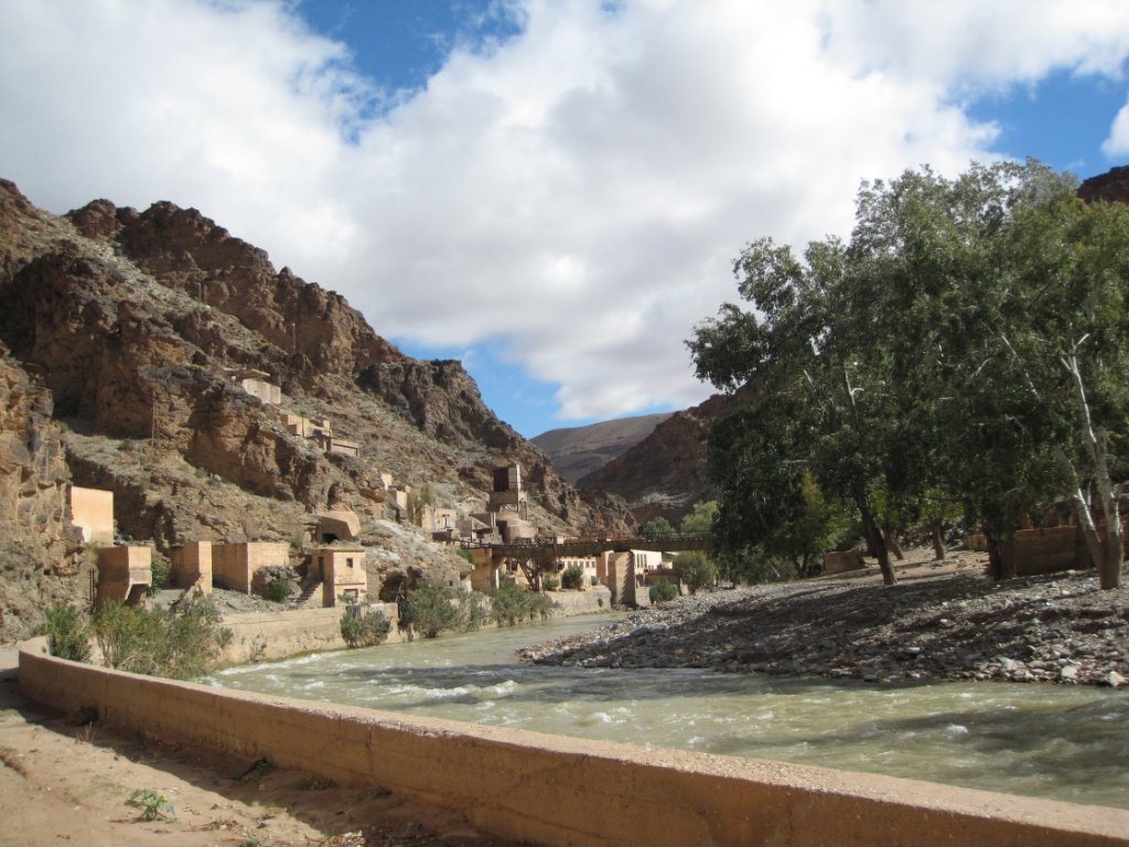 12-Deserted mining village along the Oued Moulouya.jpg - Deserted mining village along the Oued Moulouya